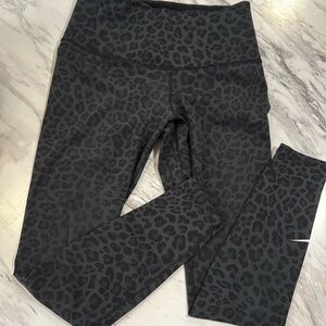 Nike One
Women's High-Waisted Printed Leggings  Leopard Print size small